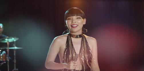 Dami Im - Theres a Kind of Hush (All Over the World)